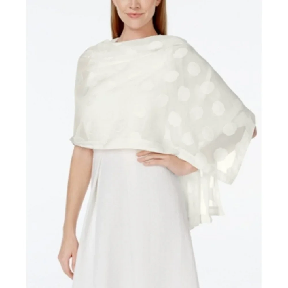 Collection Xiix Clipped Rose Wrap in Ivory